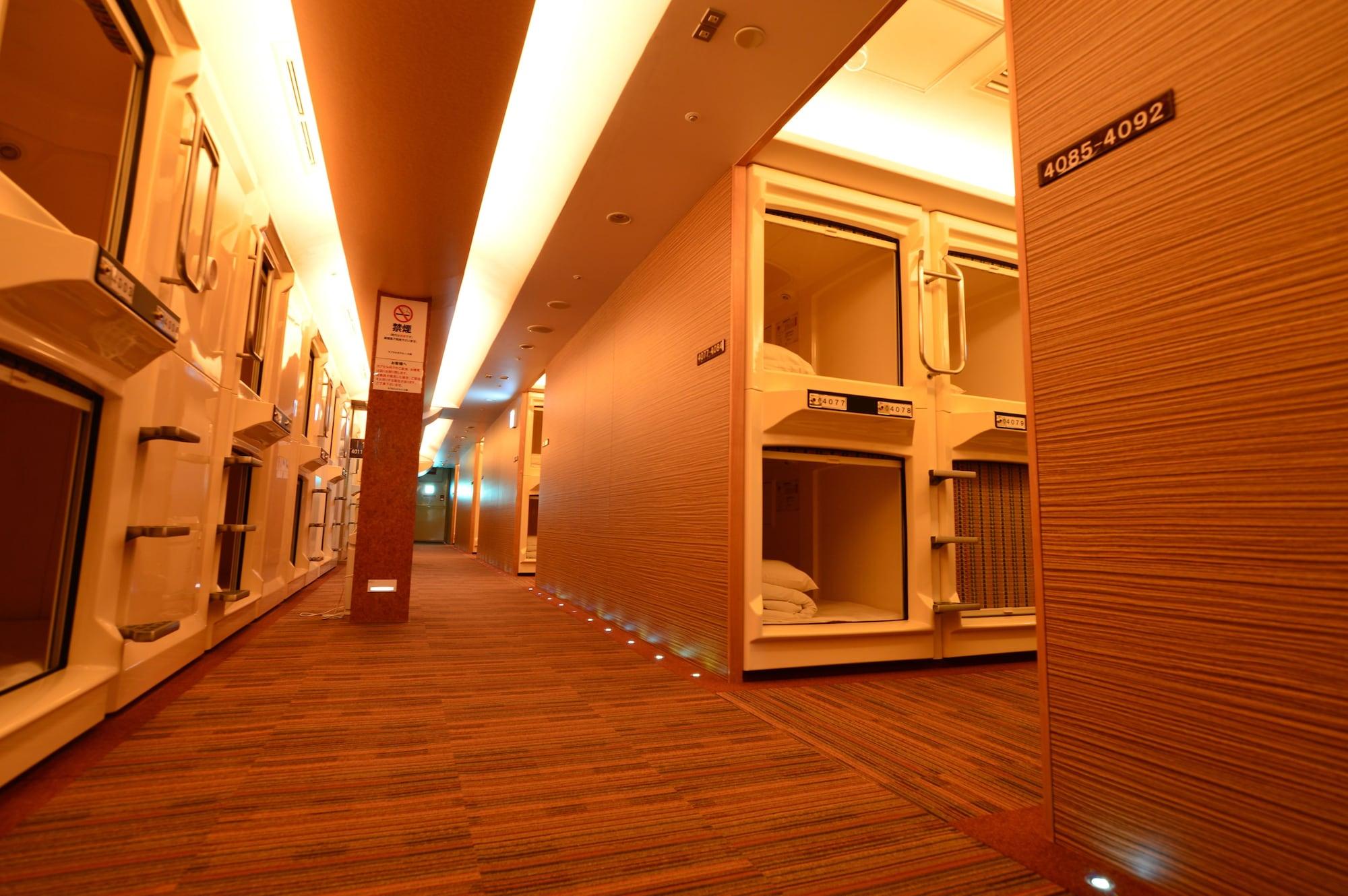 Capsule Inn Osaka - Caters To Men Bagian luar foto