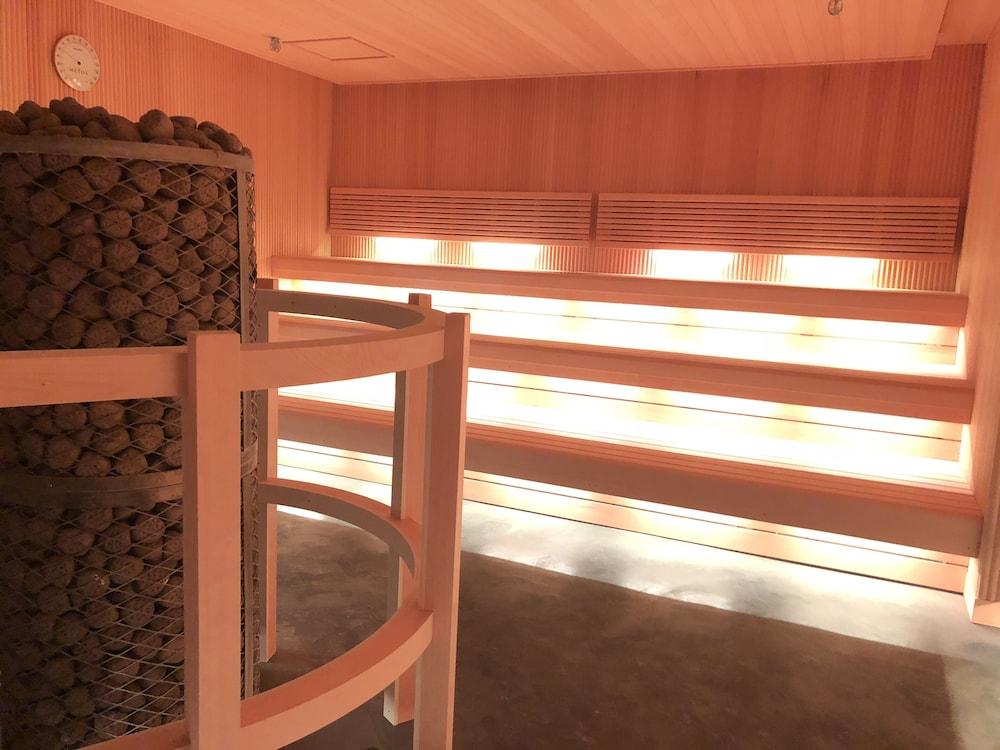 Capsule Inn Osaka - Caters To Men Bagian luar foto