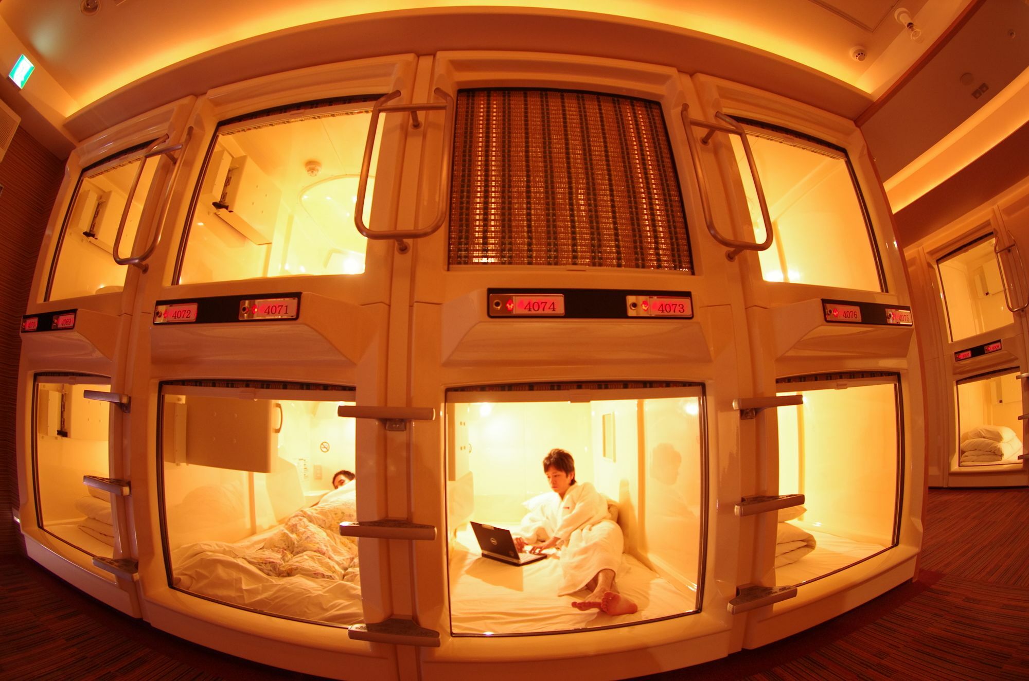 Capsule Inn Osaka - Caters To Men Bagian luar foto