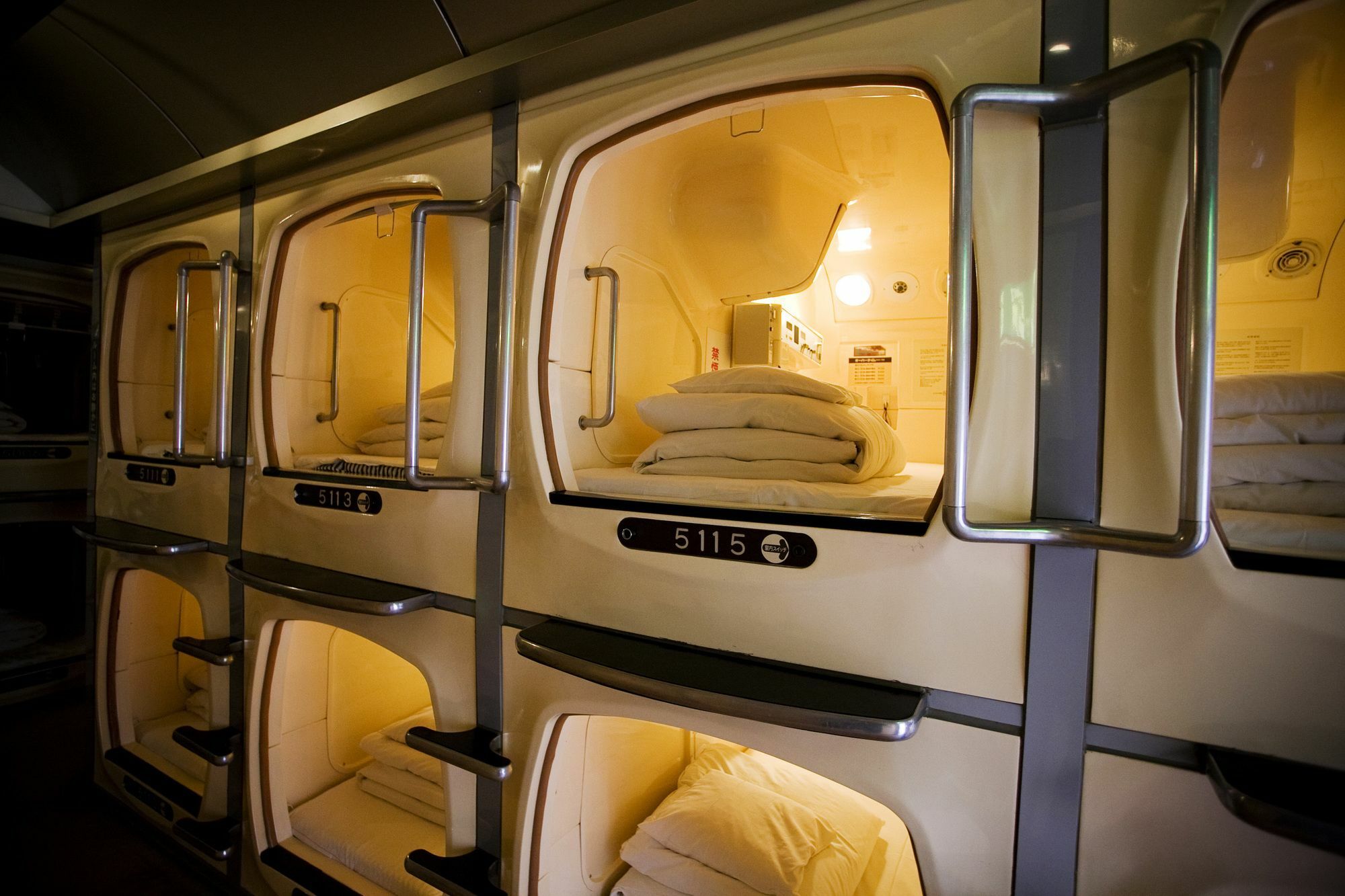 Capsule Inn Osaka - Caters To Men Bagian luar foto