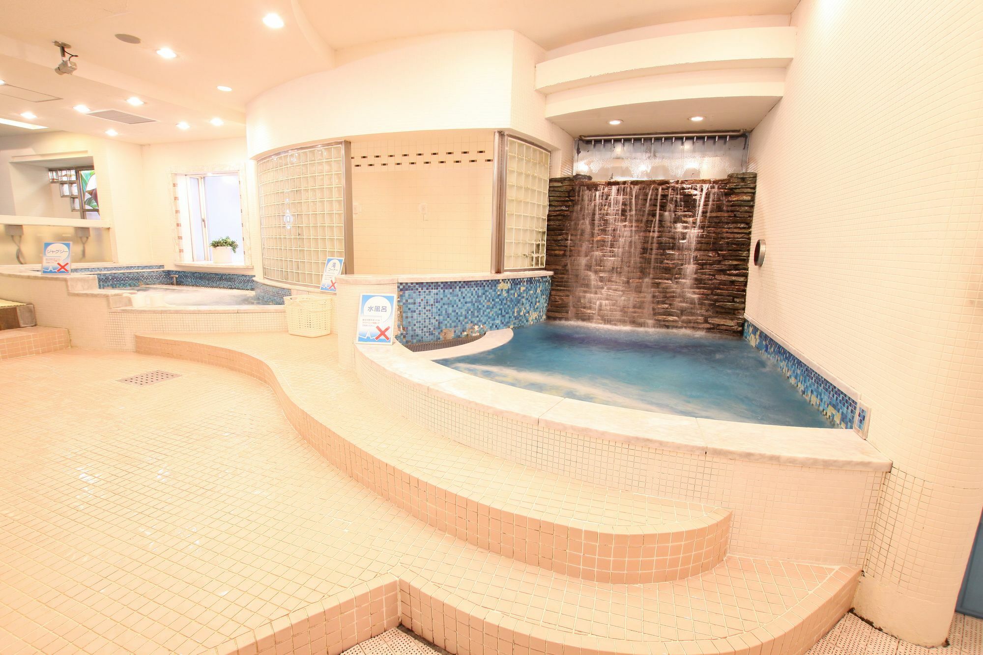 Capsule Inn Osaka - Caters To Men Bagian luar foto